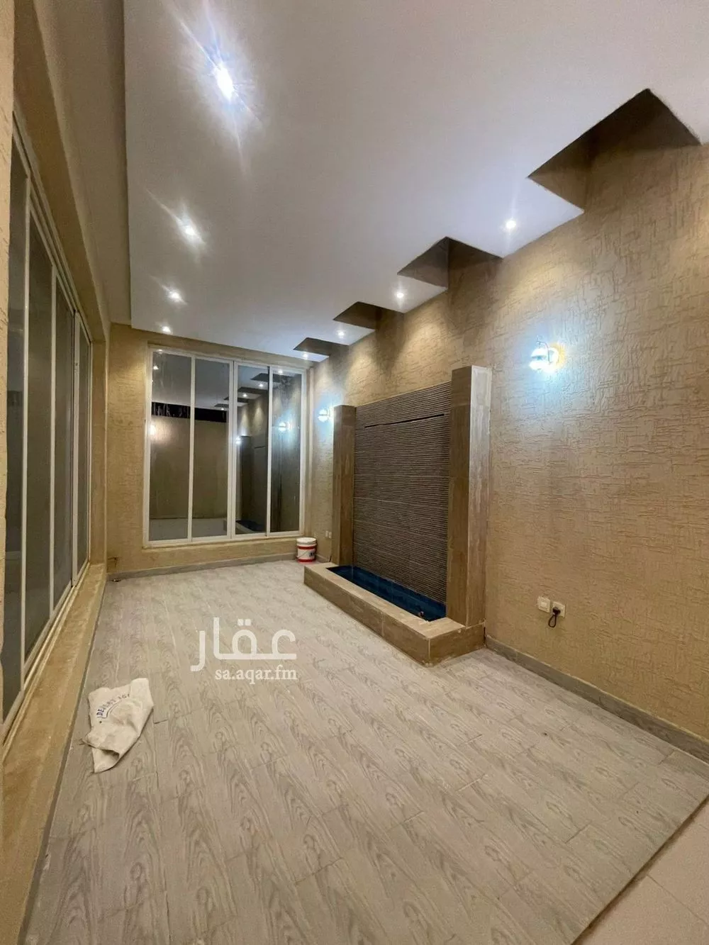 فيلا 8 غرف في الشرق 20