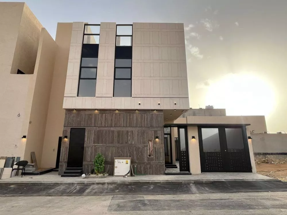 5 bedroom villa in Al Mahdiyyah 11