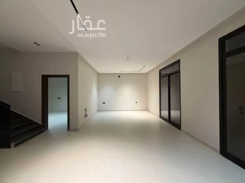 5 bedroom villa in Al Rimal 10