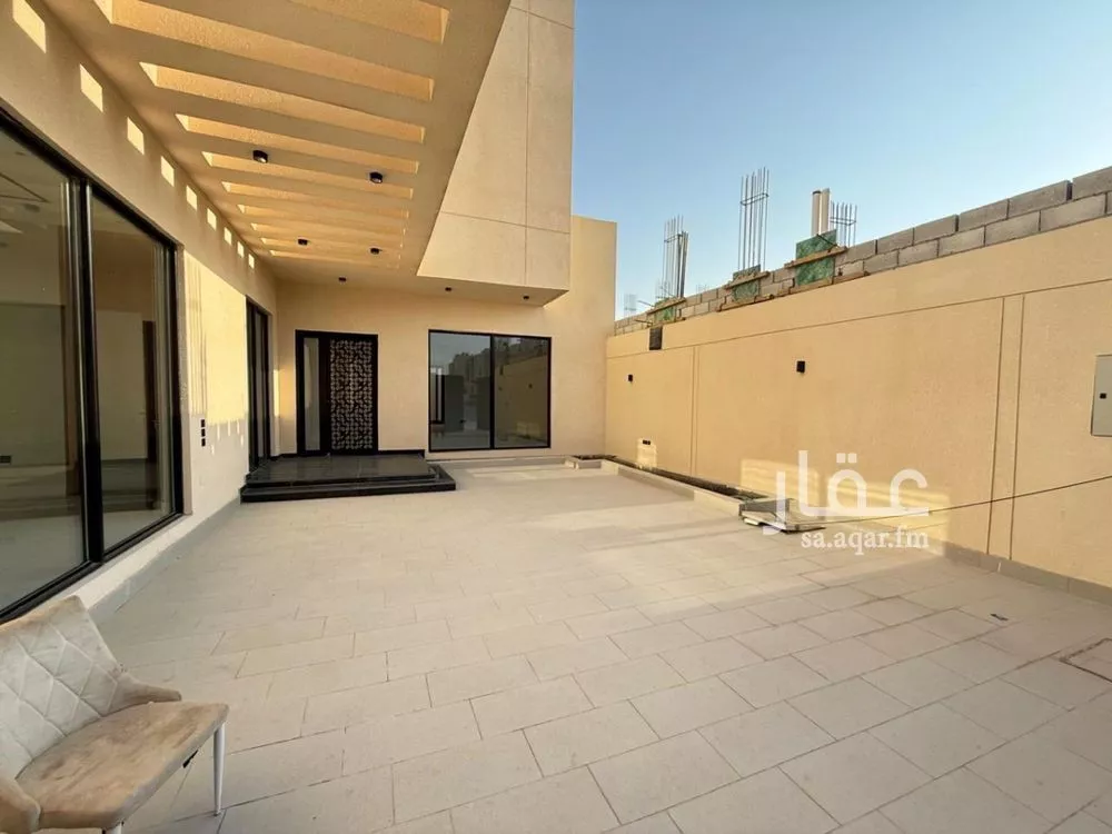 5 bedroom villa in Al Mahdiyyah 4