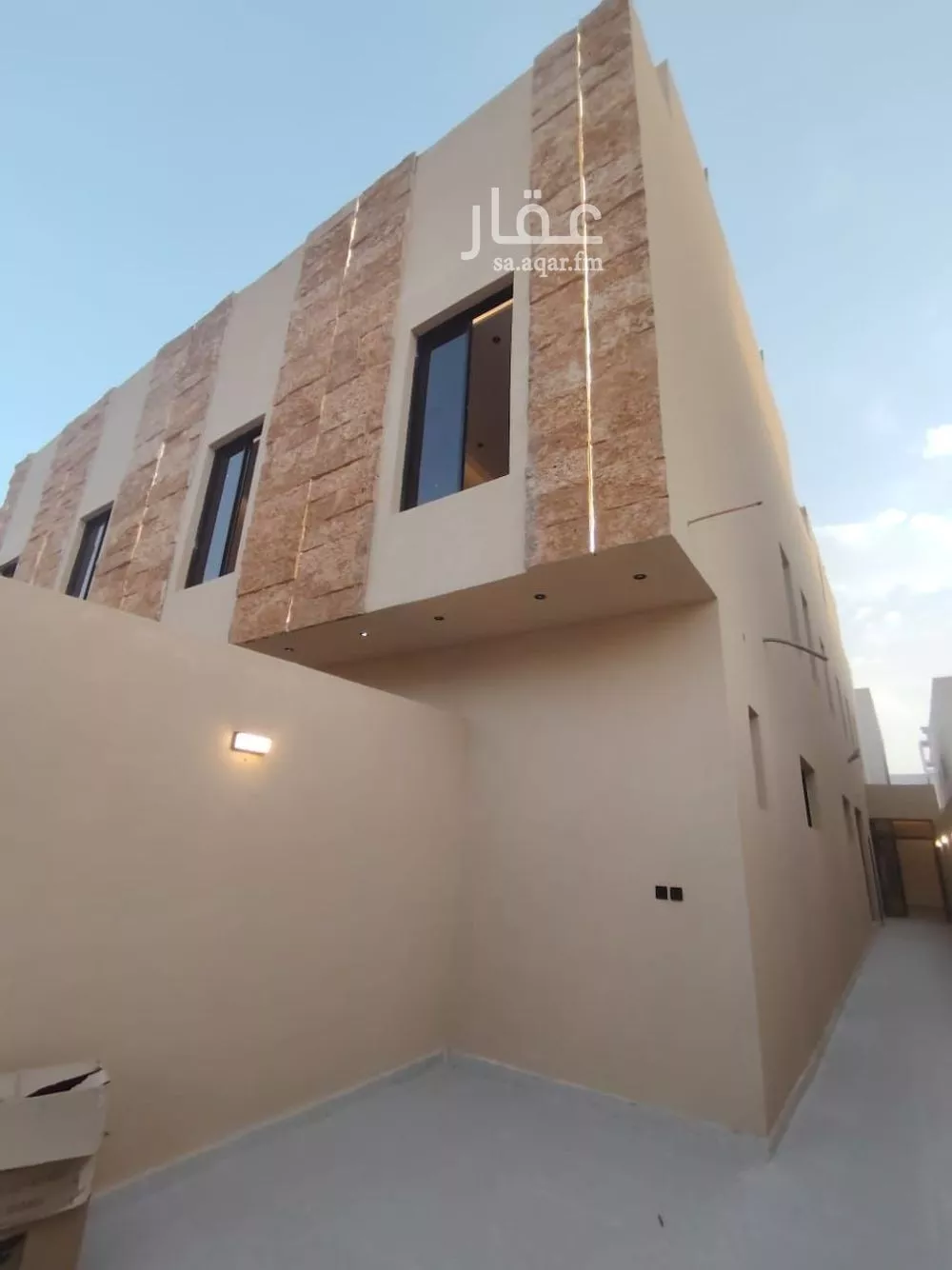 فيلا 5 غرف في عكاظ 2