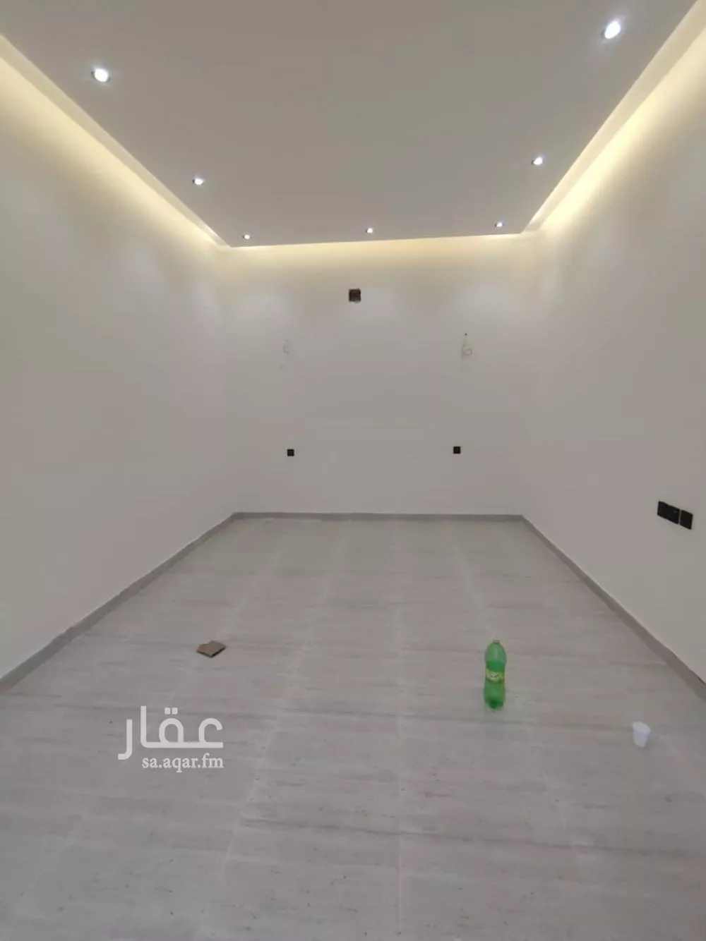 فيلا 5 غرف في عكاظ 7