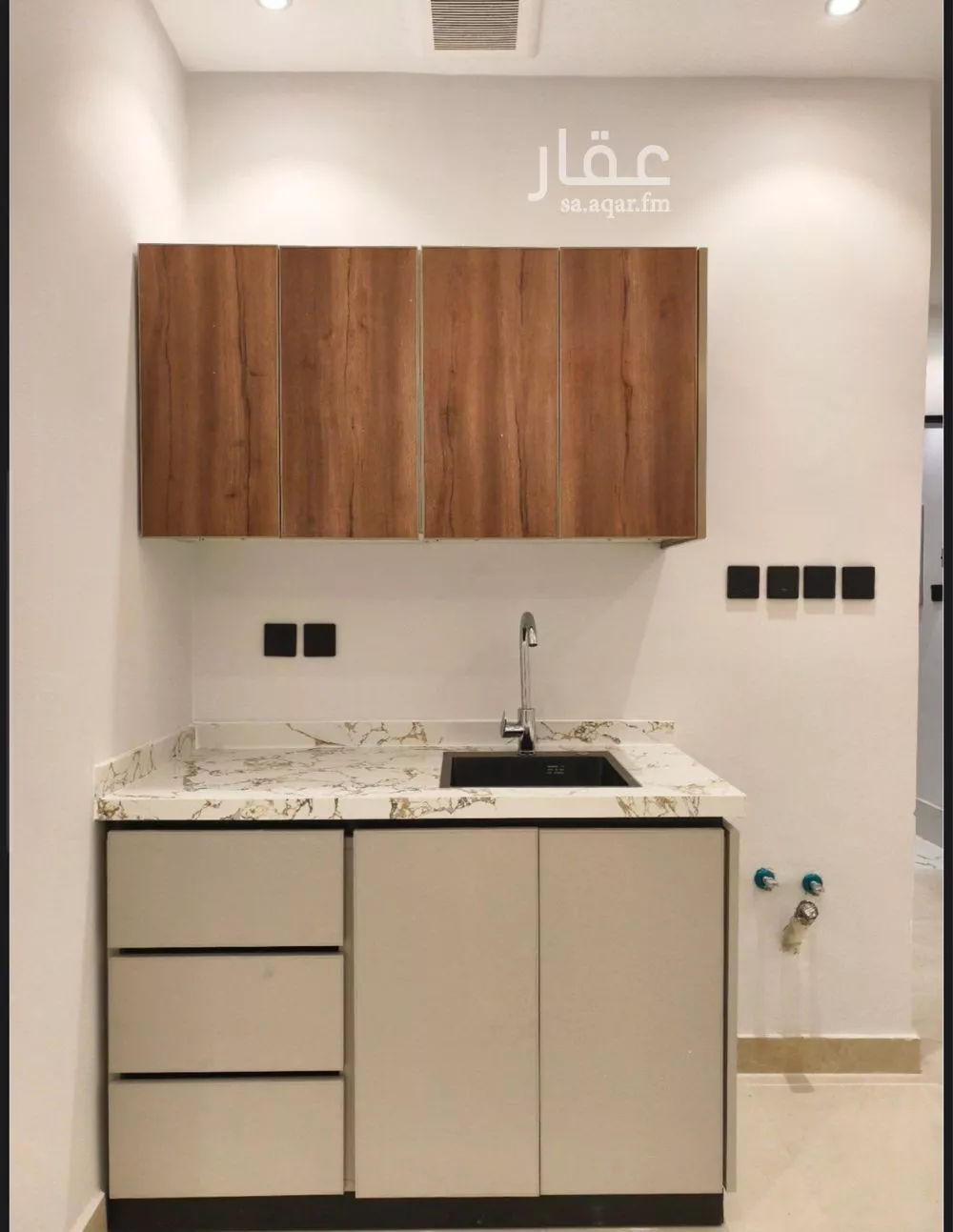 1 bedroom apartment in Al Falah 3