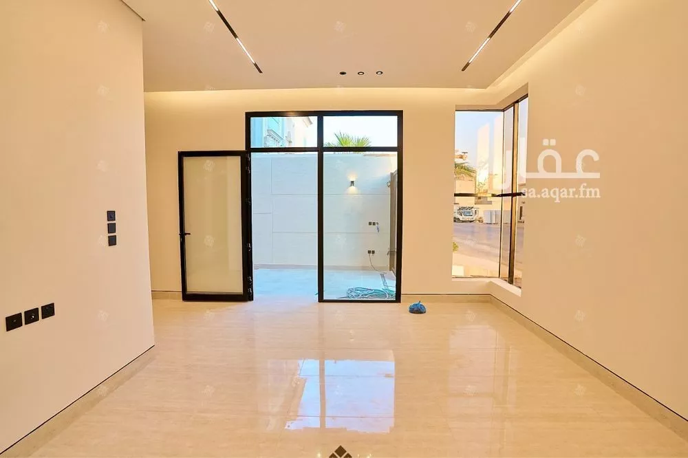 6 bedroom villa in Al Mahdiyyah 16