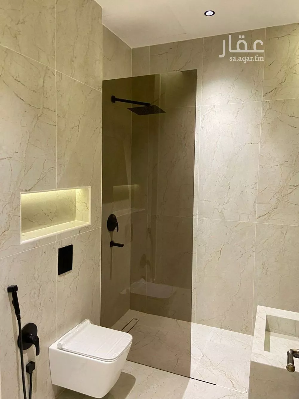 5 bedroom villa in Al Mahdiyyah 6