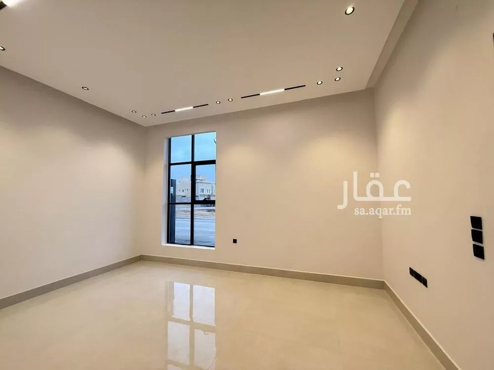 5 bedroom villa in Al Mahdiyyah 4
