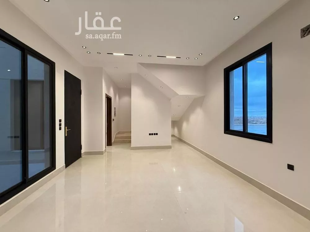 5 bedroom villa in Al Mahdiyyah 6