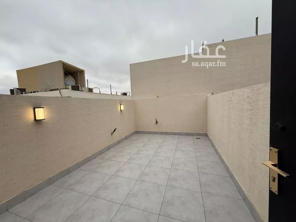 5 bedroom villa in Al Mahdiyyah 9
