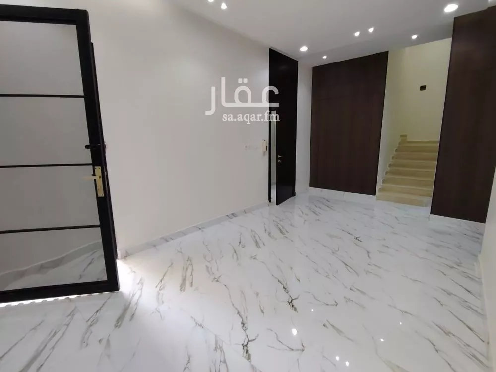 فيلا 4 غرف في العريجاء الغربية 10