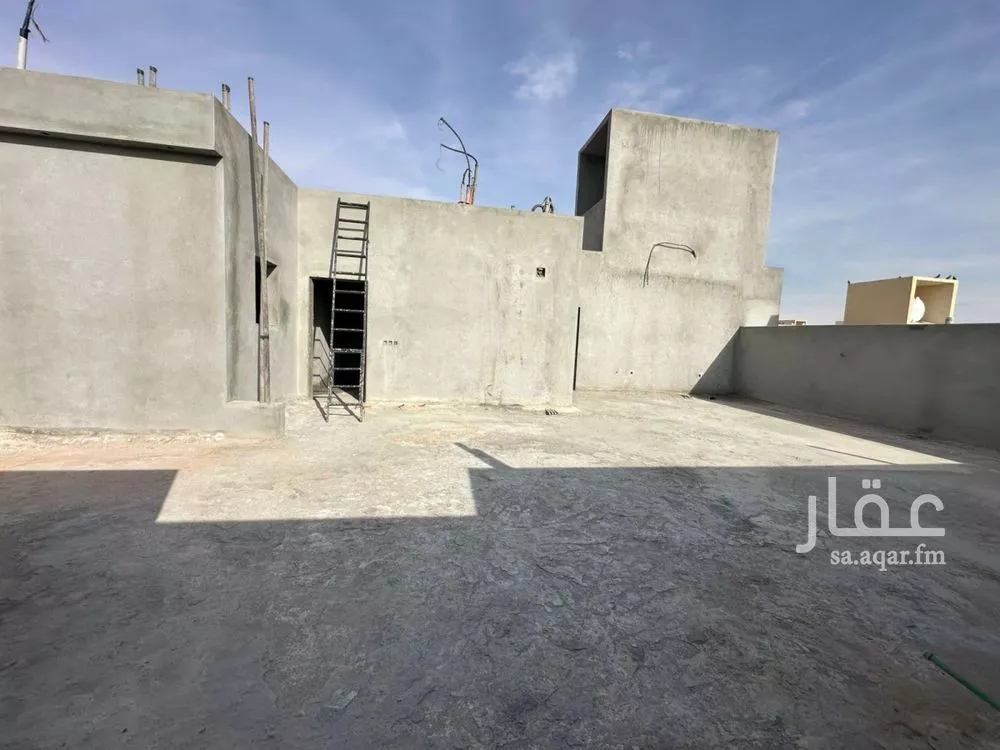 فيلا 8 غرف في الرمال 8