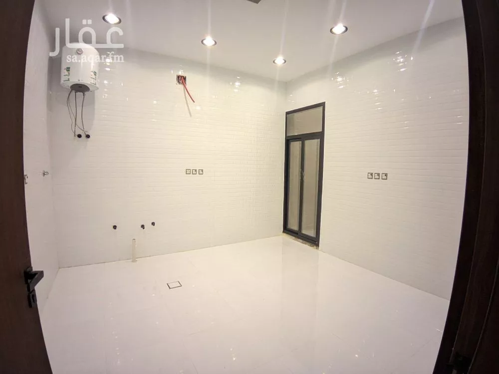 6 bedroom villa in Dhahrat Laban 16