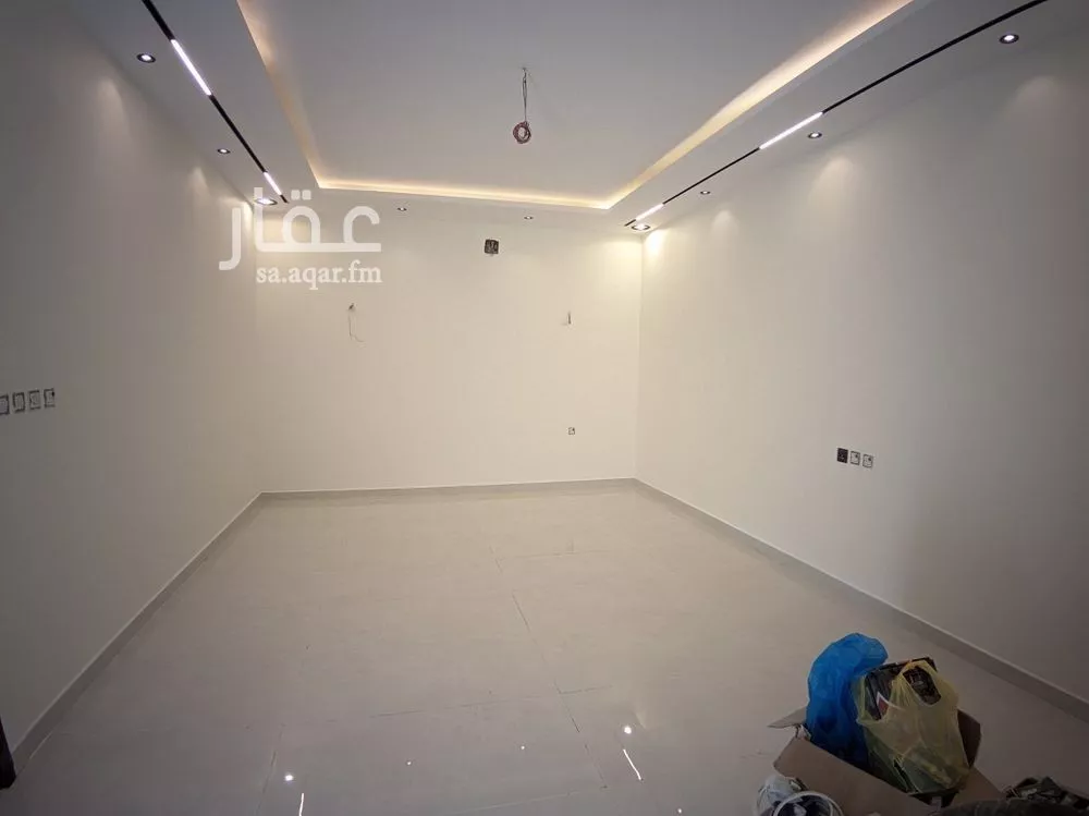 6 bedroom villa in Dhahrat Laban 6