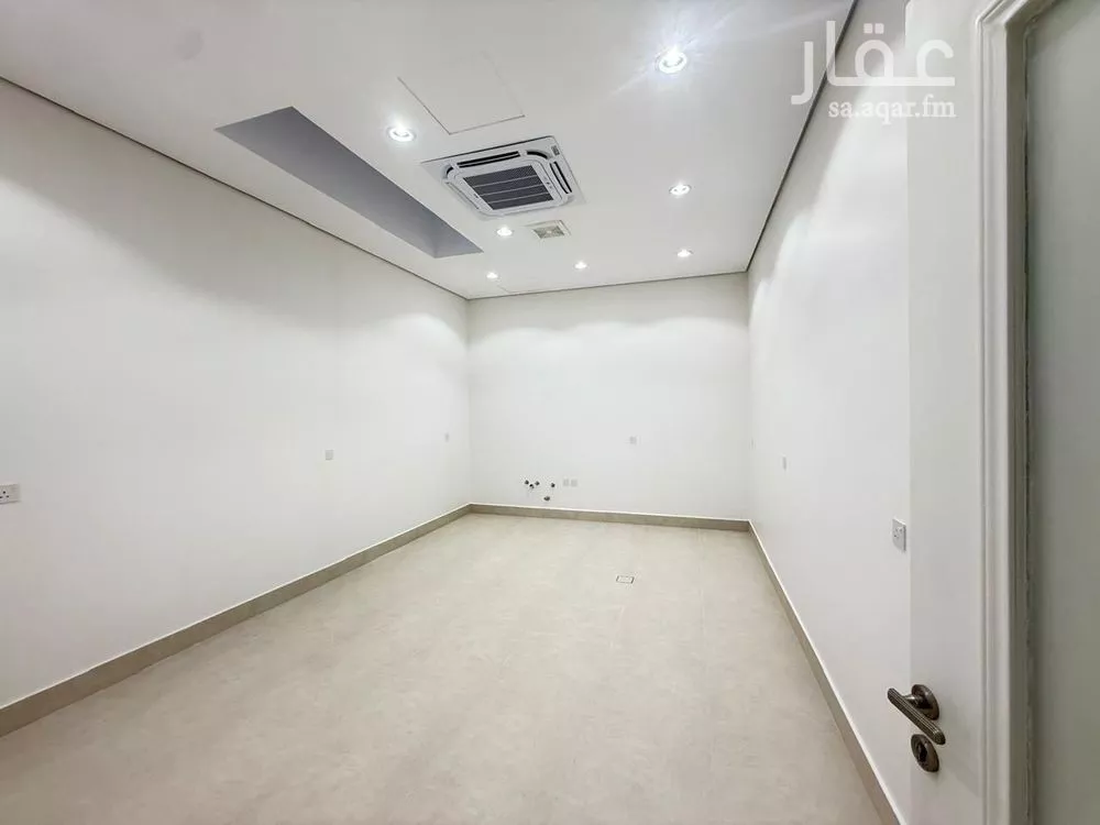 6 bedroom villa in Al Mahdiyyah 11