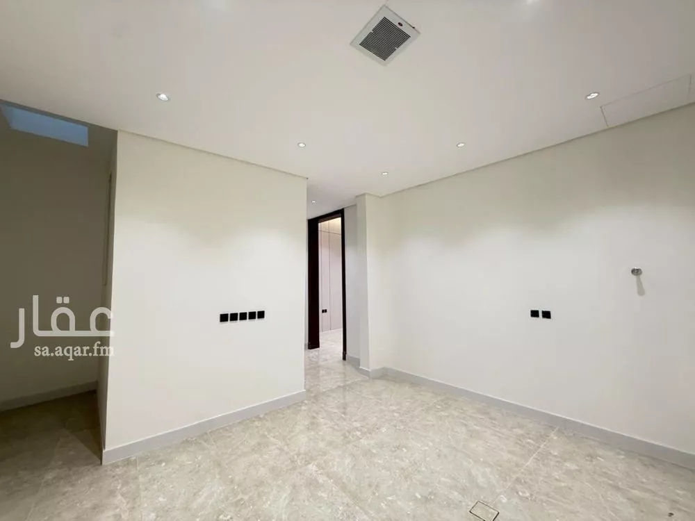 5 bedroom villa in Al Mahdiyyah 13