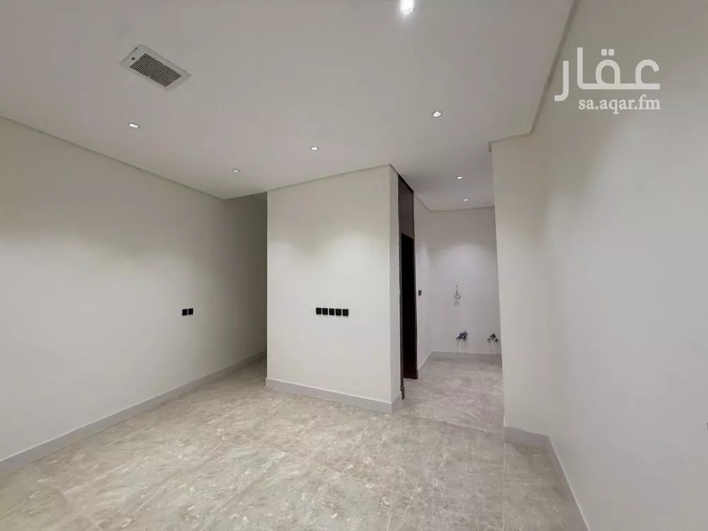 5 bedroom villa in Al Mahdiyyah 14