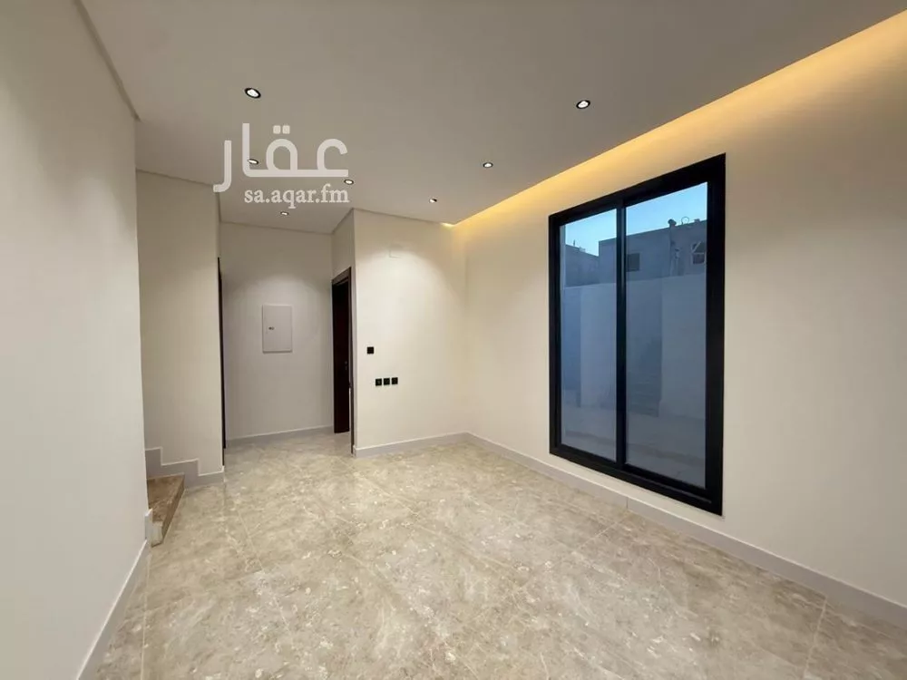 5 bedroom villa in Al Mahdiyyah 18