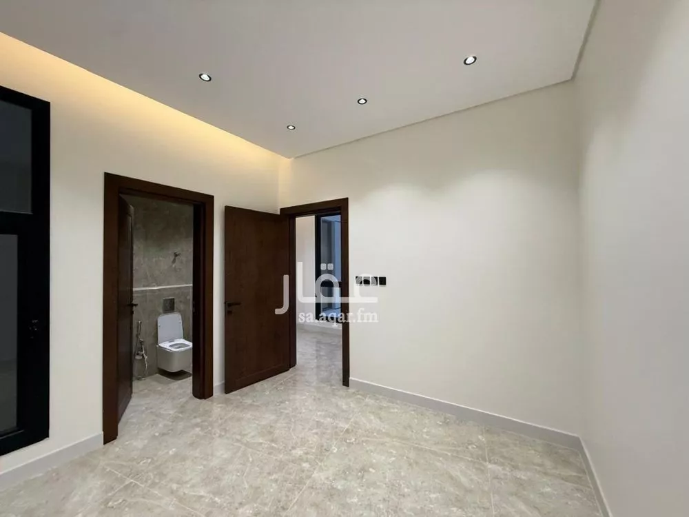 5 bedroom villa in Al Mahdiyyah 27