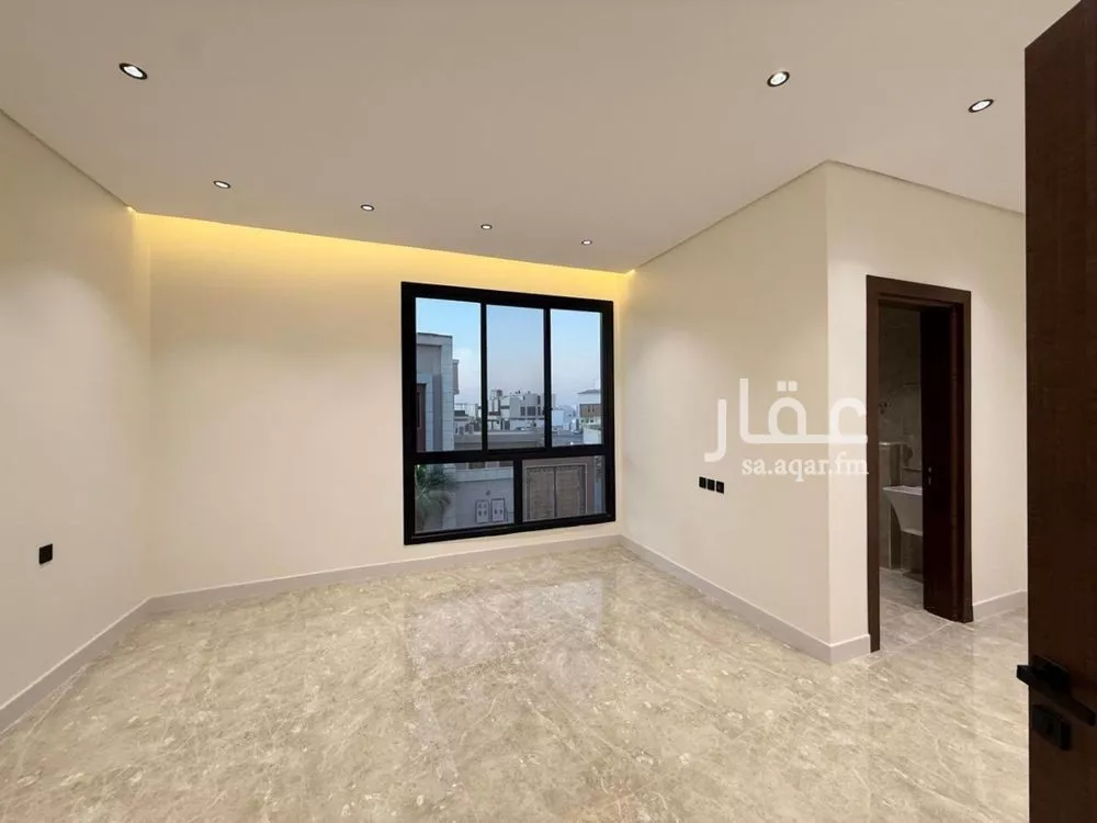 5 bedroom villa in Al Mahdiyyah 28