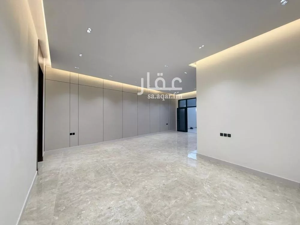 5 bedroom villa in Al Mahdiyyah 9