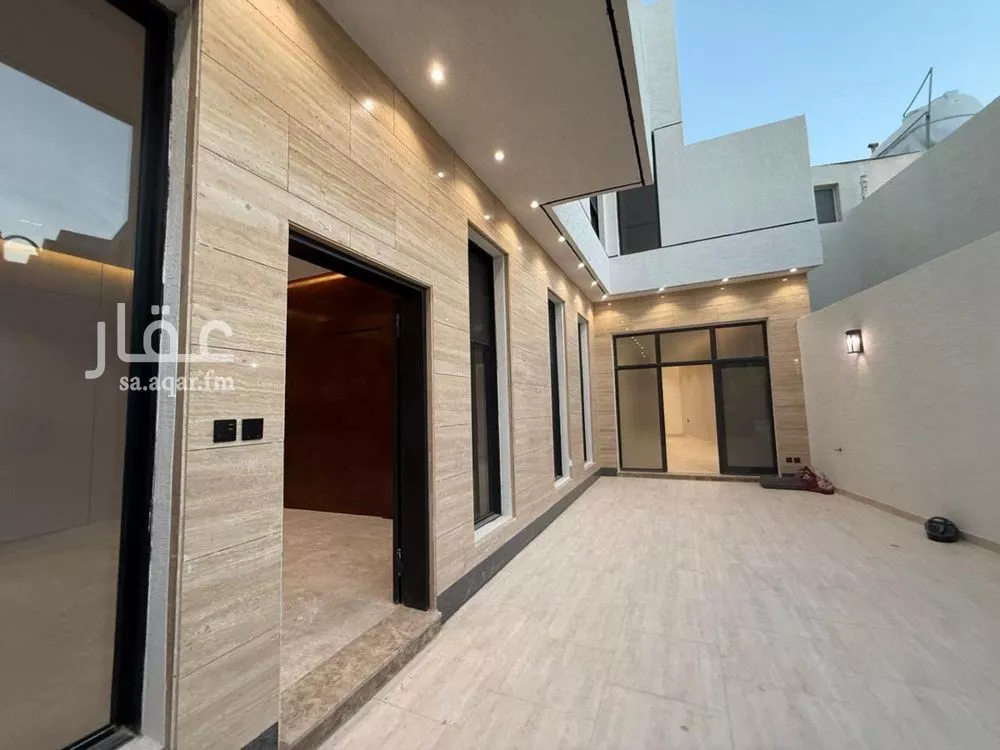 5 bedroom villa in Al Mahdiyyah 10