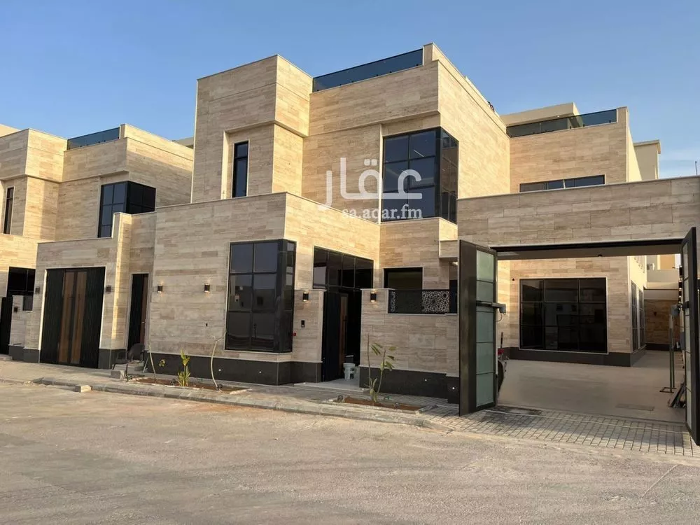 5 bedroom villa in Al Mahdiyyah 2