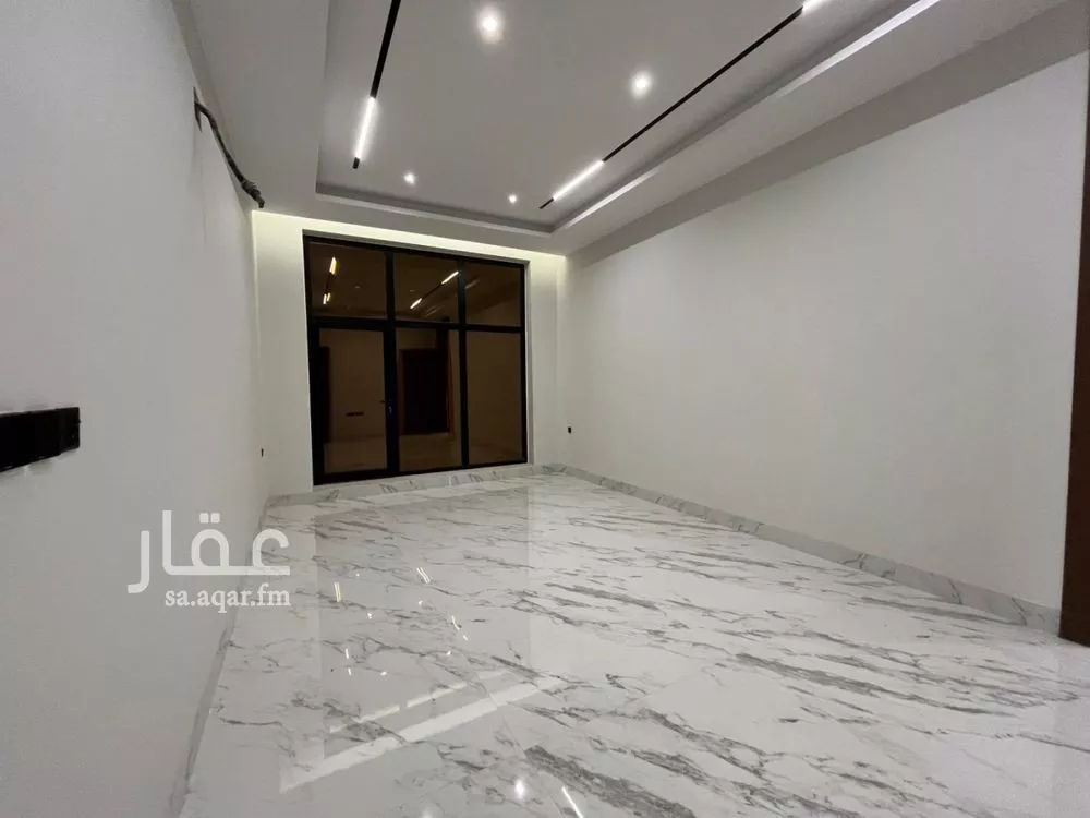 5 bedroom villa in Al Mahdiyyah 11