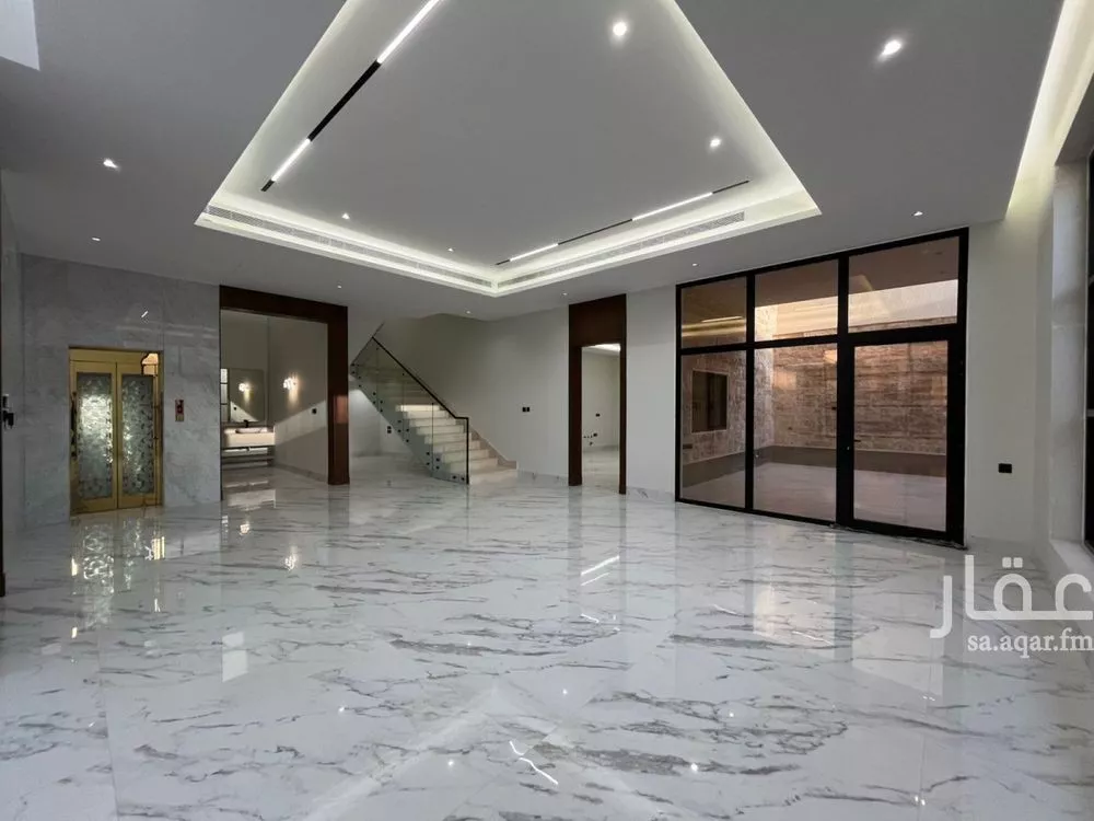 5 bedroom villa in Al Mahdiyyah 12