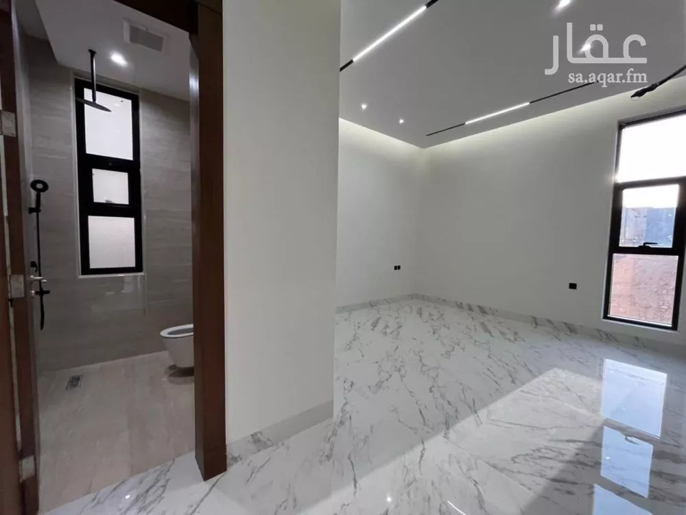 5 bedroom villa in Al Mahdiyyah 18