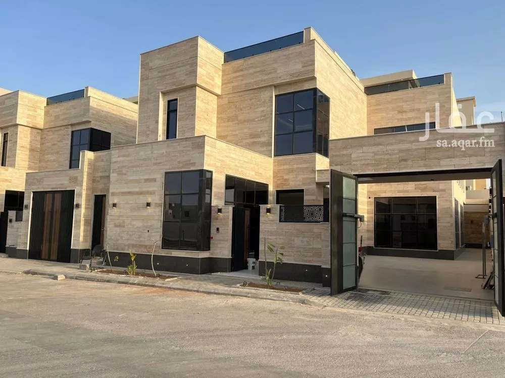 5 bedroom villa in Al Mahdiyyah 3