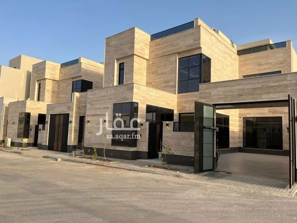 5 bedroom villa in Al Mahdiyyah 4