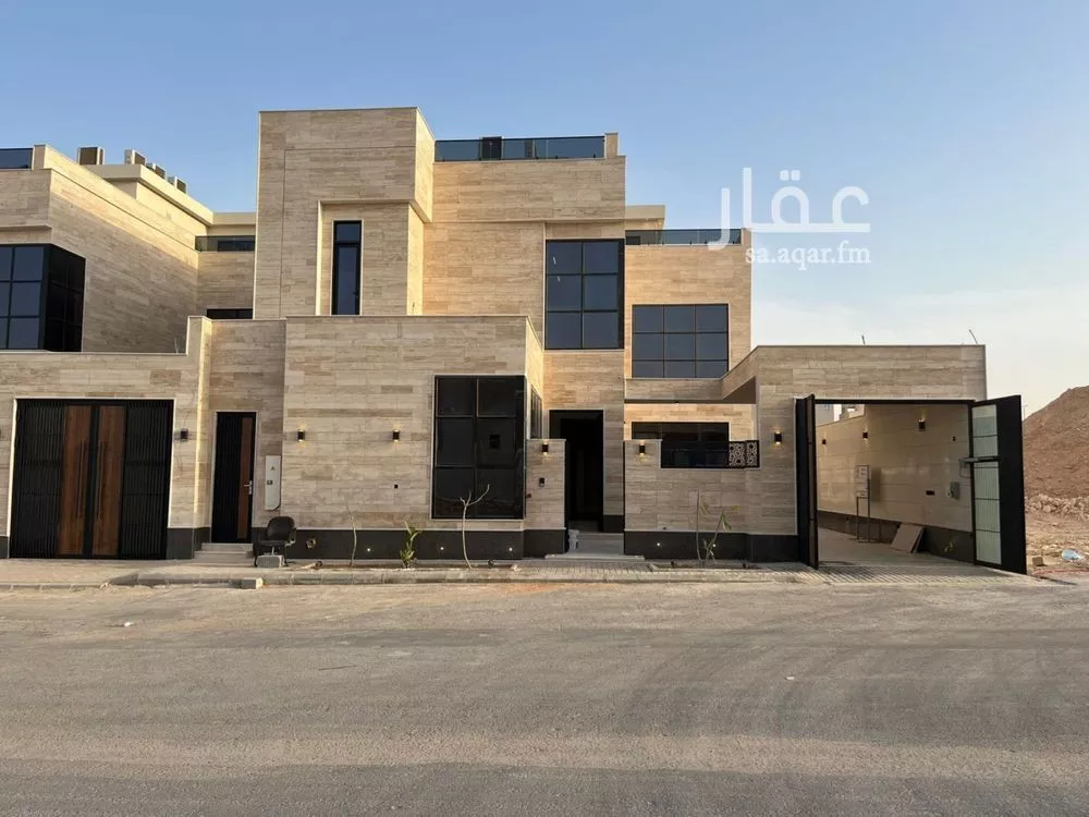 5 bedroom villa in Al Mahdiyyah 5