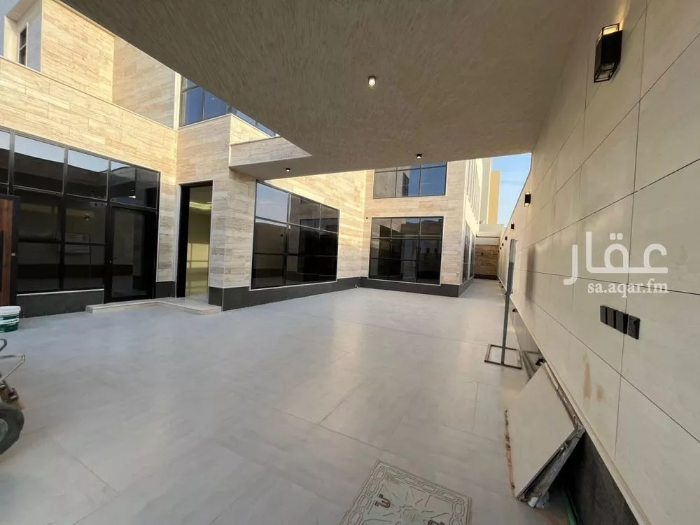 5 bedroom villa in Al Mahdiyyah 10