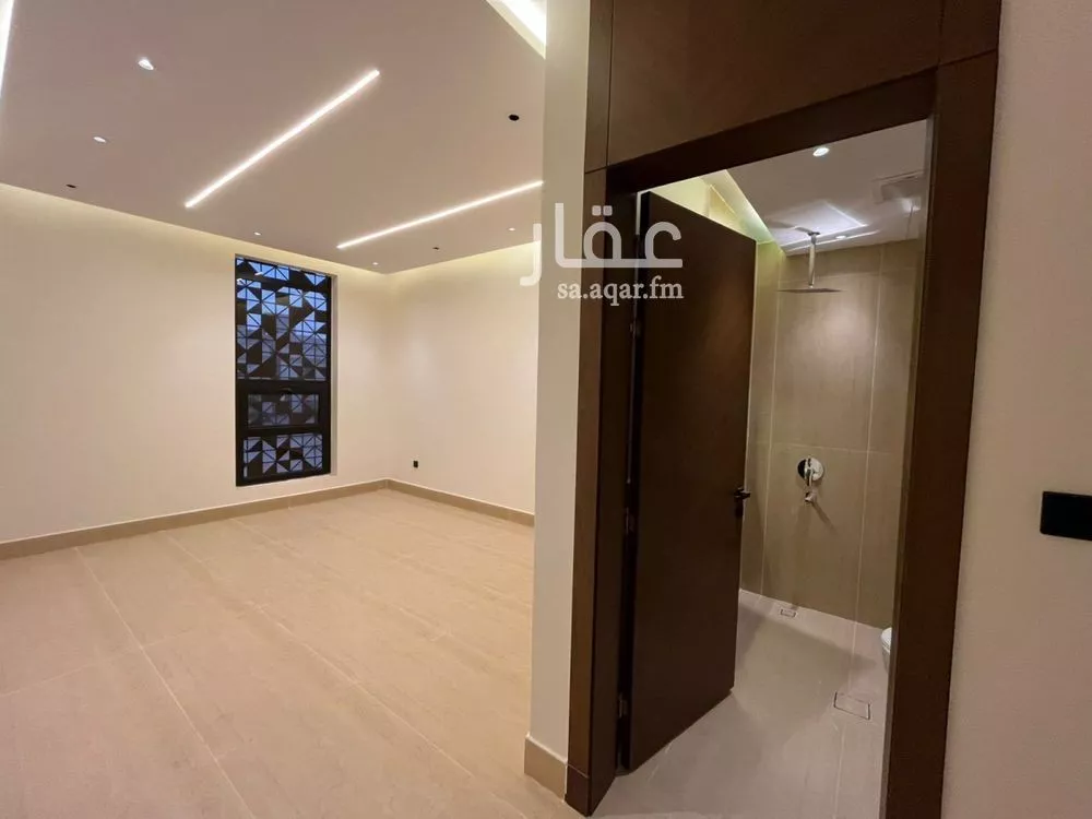 5 bedroom villa in Al Mahdiyyah 17