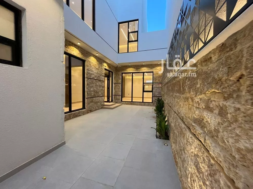 5 bedroom villa in Al Mahdiyyah 8