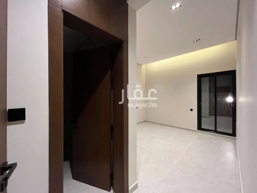 6 bedroom villa in Al Mahdiyyah 23
