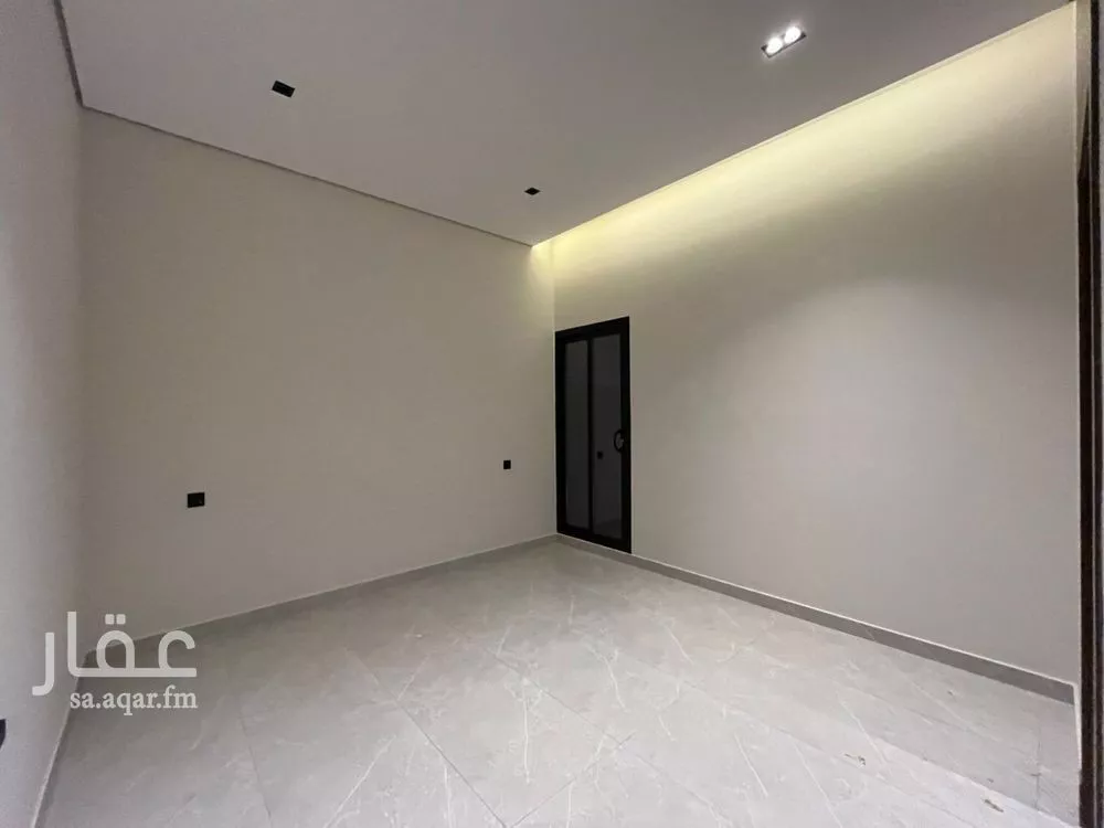 6 bedroom villa in Al Mahdiyyah 25
