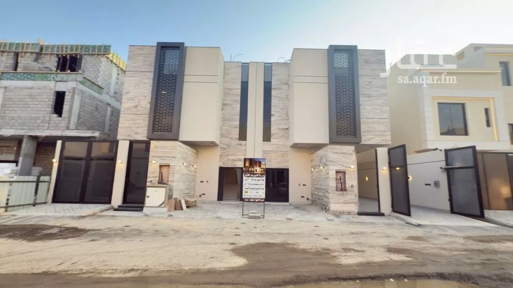 5 bedroom villa in Al Janadriyah 2