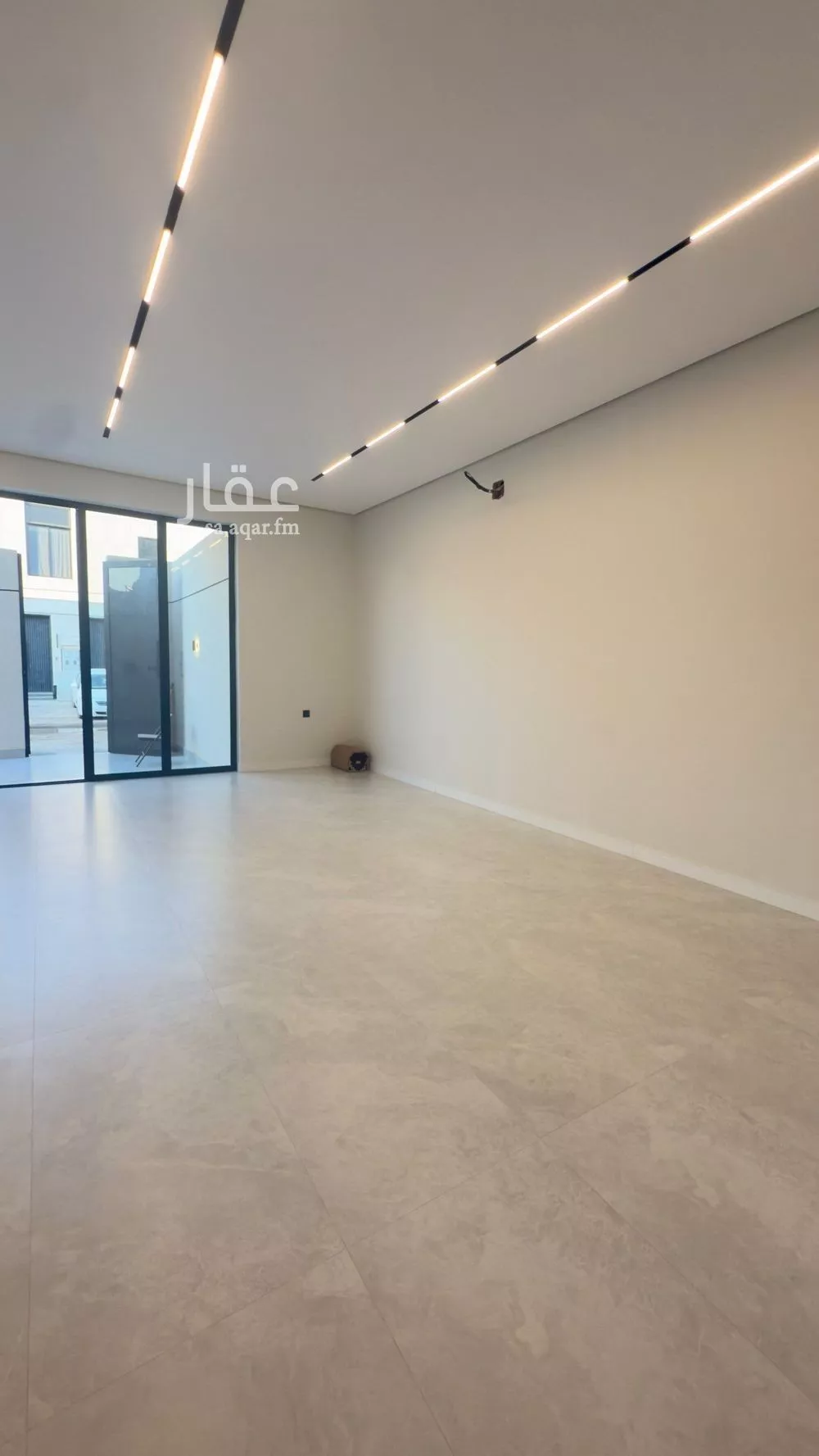 5 bedroom villa in Al Janadriyah 9