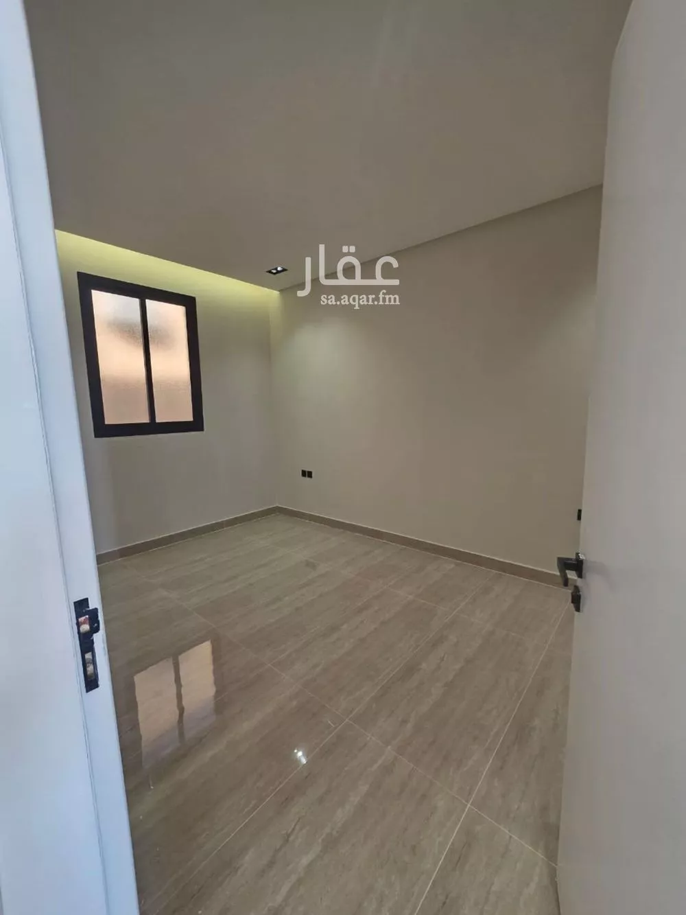 فيلا 8 غرف في طويق 17