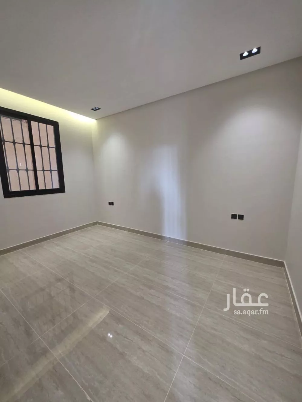 فيلا 8 غرف في طويق 18