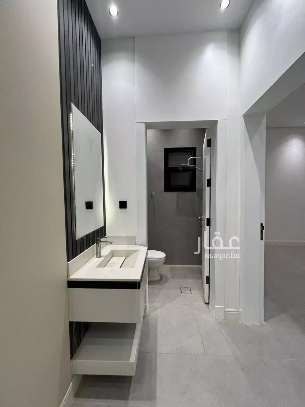 4 bedroom villa in Al Janadriyah 11