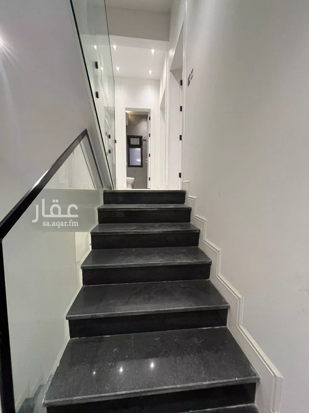 4 bedroom villa in Al Janadriyah 13