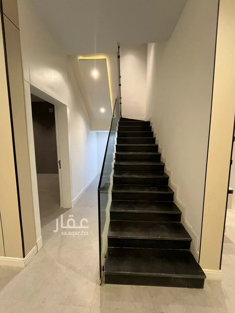 4 bedroom villa in Al Janadriyah 15