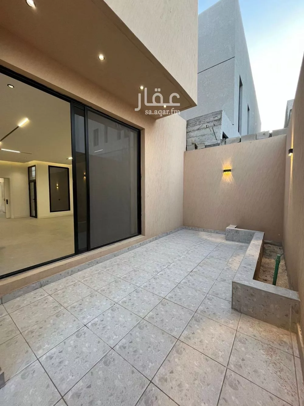 4 bedroom villa in Al Janadriyah 19