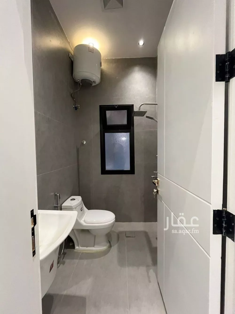 4 bedroom villa in Al Janadriyah 26