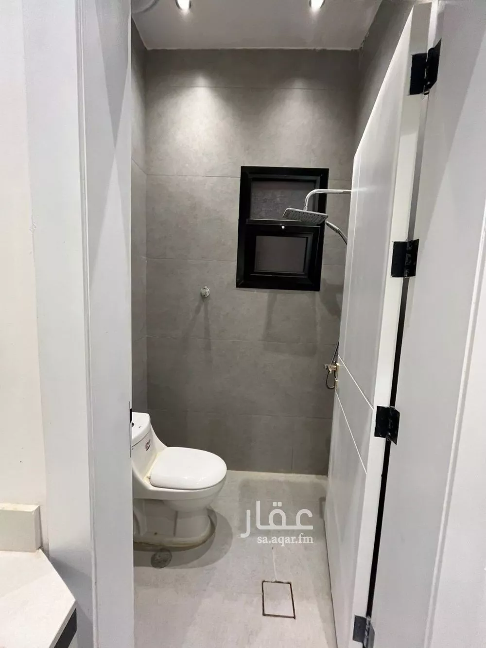 4 bedroom villa in Al Janadriyah 9
