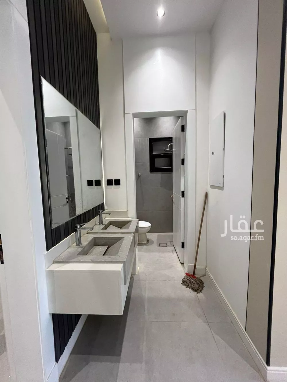 4 bedroom villa in Al Janadriyah 10