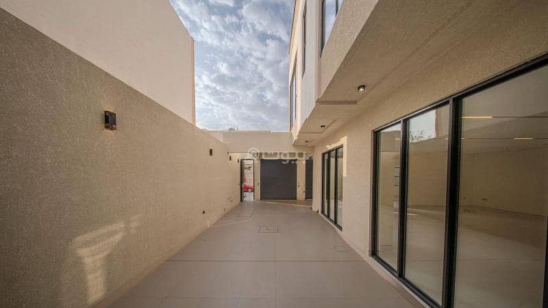 4 bedroom villa in Al Mahdiyyah, Riyadh 25