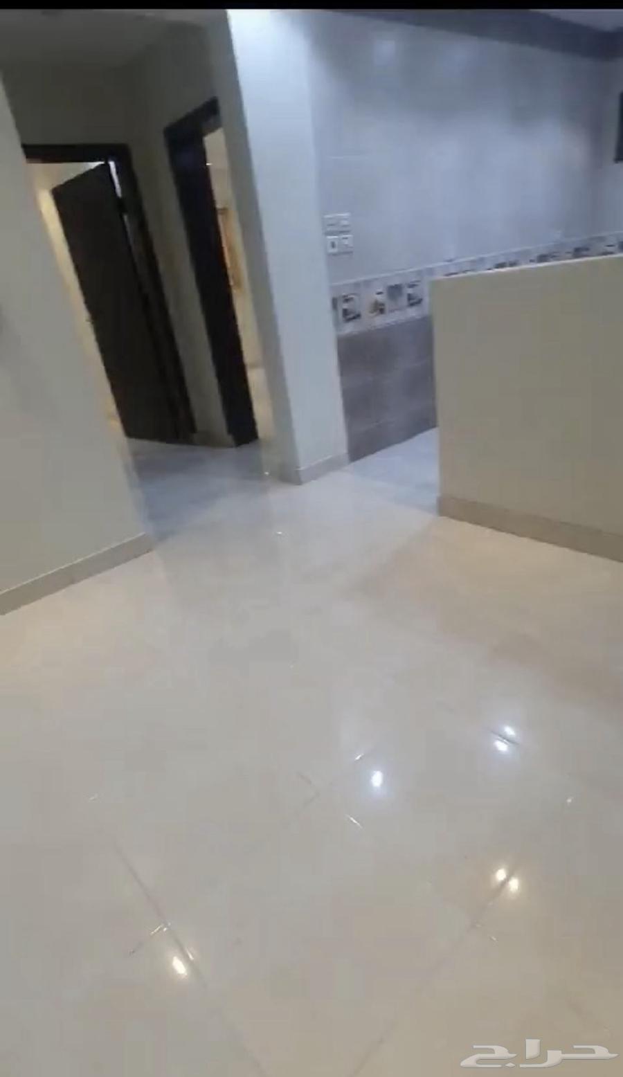 شقة في بطحاء قريش