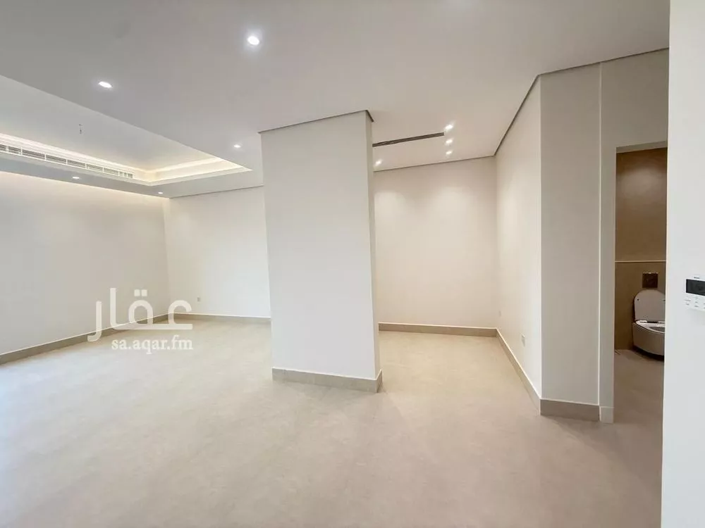 6 bedroom villa in Al Mahdiyyah 3